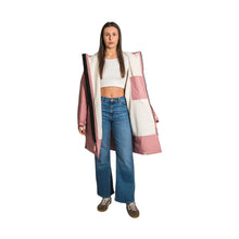 Load image into Gallery viewer, TWO BARE FEET ADULT CORE WATERPROOF CHANGING ROBE DUSK/CREAM S-M