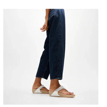 Load image into Gallery viewer, FITFLOP LULU CRYSTAL EMBELLISHED TOE POST SANDALS STEELED SILVER