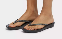 Load image into Gallery viewer, FITFLOP WOMENS IQUSHION SPARKLE FLIP FLOPS - BLACK
