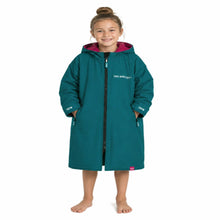 Load image into Gallery viewer, TWO BAREFEET JUNIOR CORE CHANGING ROBE SEEGREEN/RASPBERRY