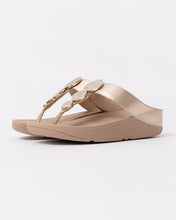 Load image into Gallery viewer, FITFLOP HALO BEAD CIRCLE METALLIC LATTE BEIGE