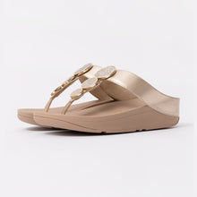 Load image into Gallery viewer, FITFLOP HALO BEAD CIRCLE METALLIC LATTE BEIGE