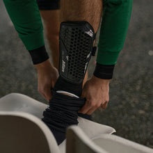 Load image into Gallery viewer, MITRE AIRCELL POWER AU BLK/WHT