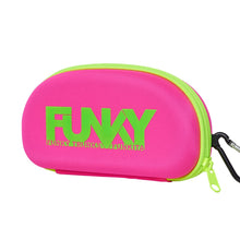 Load image into Gallery viewer, FUNKITA GOGGLE CASE SWEETIE TWEET PINK
