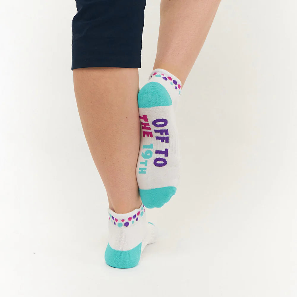 SURPRIZESHOP PAIR OF GET ME TO THE 19th LADIES GOLF ANKLE SOCKS 4-7