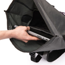 Load image into Gallery viewer, JOBE WATERPROOF DAYPACK GREY
