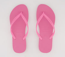 Load image into Gallery viewer, HAVAIANAS WOMENS SLIM FLIP FLOPS - CRYSTAL ROSE

