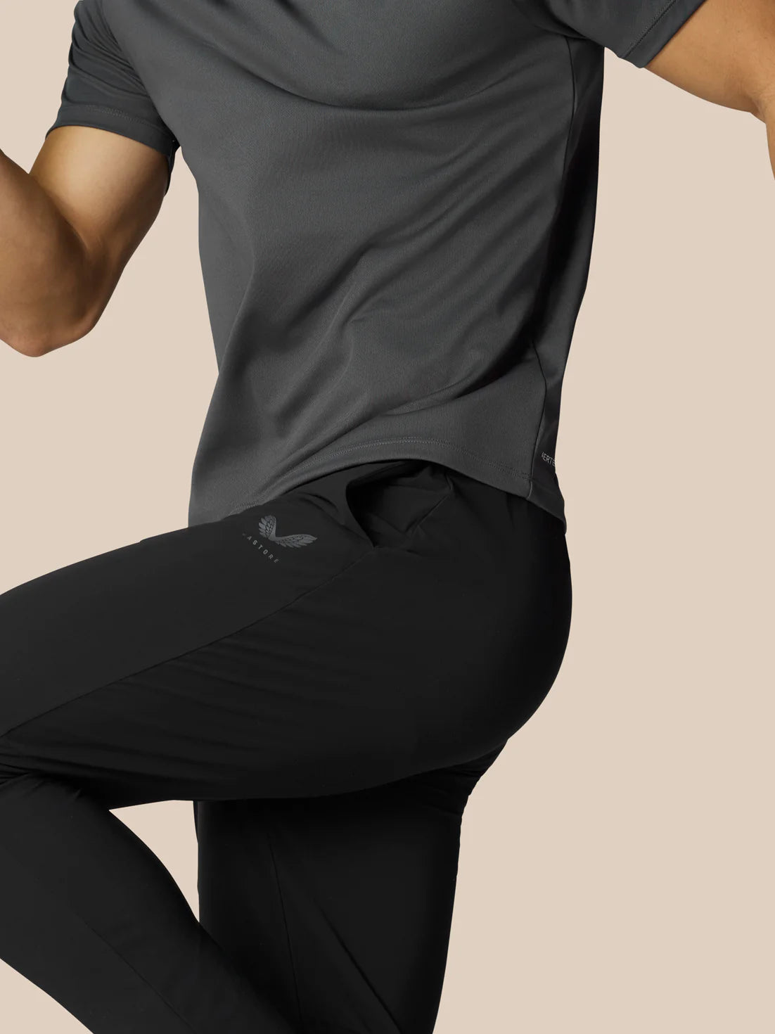 CASTORE MENS TECH TRAINING PANTS BLACK