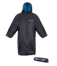 Load image into Gallery viewer, TWO BARE FEET JUNIOR CHANGING ROBE &amp; CHANGE MAT (BLACK/BLUE)
