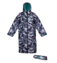 Load image into Gallery viewer, TWO BARE FEET JUNIOR CHANGING ROBE &amp; CHANGE MAT (GREY CAMO/TEAL) - S/M - 6-10YEARS
