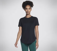 Load image into Gallery viewer, SKECHERS WOMENS GO DRI SWIFT TUNIC TEE BLACK
