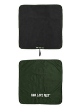 Load image into Gallery viewer, TWO BARE FEET CHANGING DRY ROBE AND MAT FOREST GREEN/ BLACK
