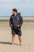 Load image into Gallery viewer, INVENT SPORT TOWEL DRY ROBE BLACK
